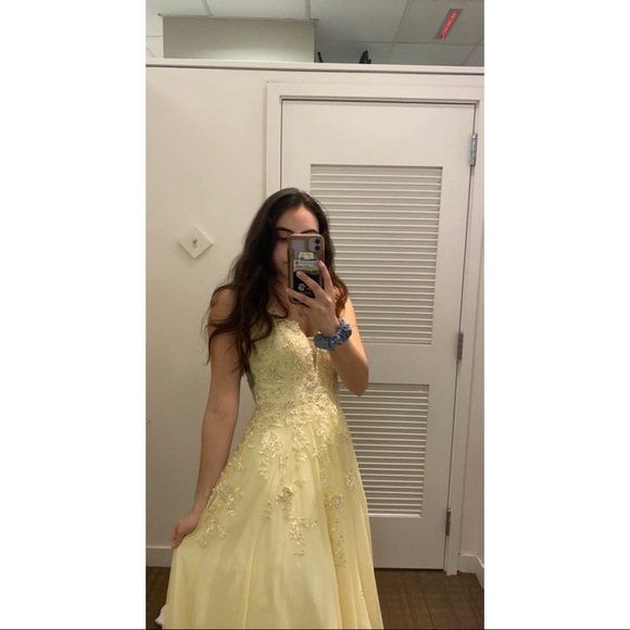 Yellow ballgown style prom dress - Picture 8 of 8